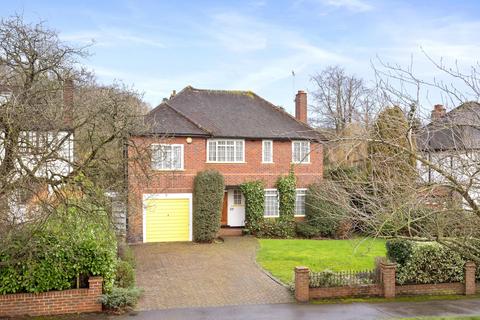 Manor Road South, Esher, Surrey, KT10