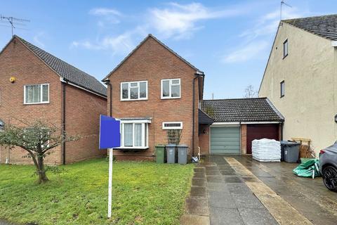 3 bedroom detached house to rent, Church View Close, Melton, Woodbridge