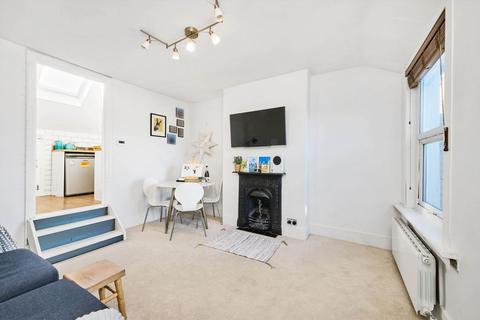 1 bedroom flat for sale, Gilbey Road, London SW17