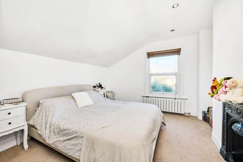 1 bedroom flat for sale, Gilbey Road, London SW17