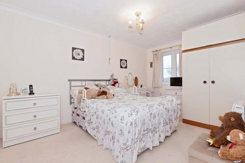 1 bedroom flat for sale, Beachville Court Brighton Road, Lancing, BN15