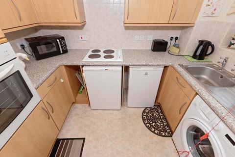 1 bedroom flat for sale, Beachville Court Brighton Road, Lancing, BN15