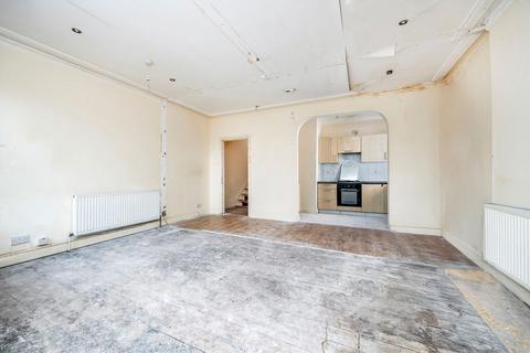 4 bedroom flat for sale, Mountfield Road, London N3