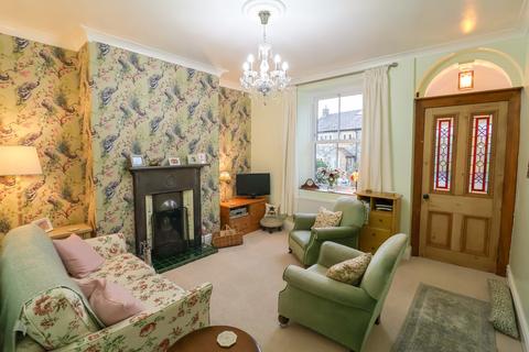 2 bedroom end of terrace house for sale, Padfield Main Road, Glossop SK13