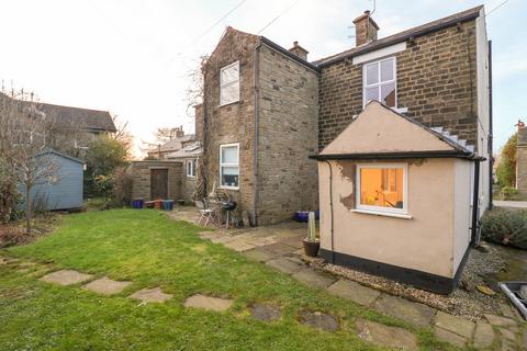 2 bedroom end of terrace house for sale, Padfield Main Road, Glossop SK13