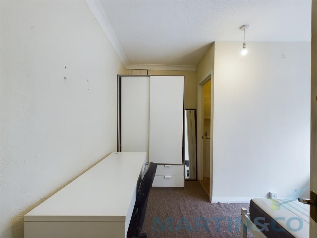 Bedroom 3 wardrobes