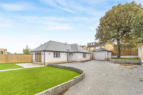 2 bedroom detached bungalow for sale, Peaslands Road, Saffron Walden CB11