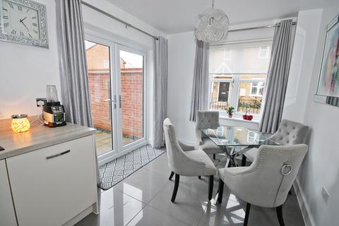 3 bedroom end of terrace house for sale, Birch Grove, Ampthill