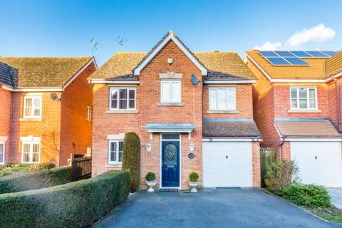 4 bedroom detached house for sale, Yelden Close, Rushden NN10