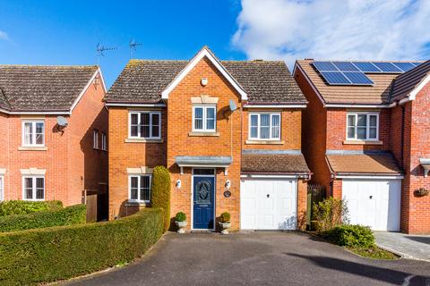 4 bedroom detached house for sale, Yelden Close, Rushden NN10