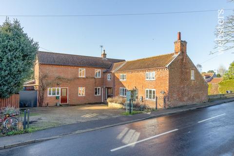 4 bedroom detached house for sale, The Street, Norwich NR14