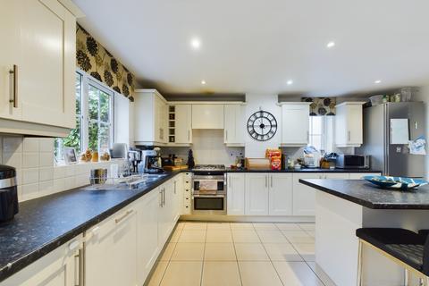 5 bedroom detached house for sale, Woburn Sands, Milton Keynes MK17