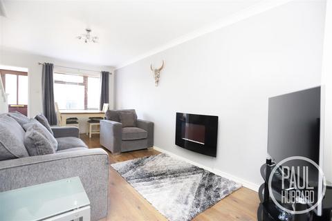 6 Broadoak Close, Carlton Colville, Lowestoft, NR33 8SU