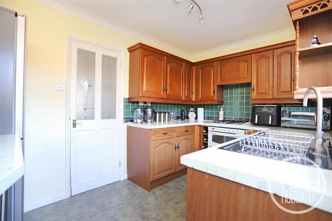 6 Broadoak Close, Carlton Colville, Lowestoft, NR33 8SU