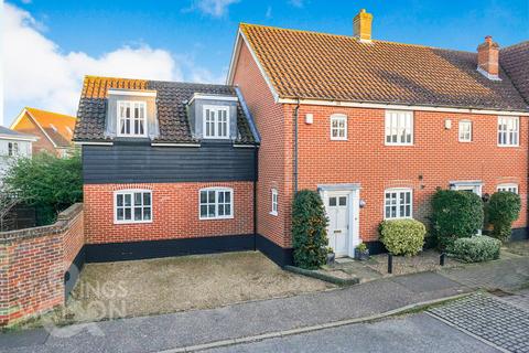 3 bedroom semi-detached house for sale, Bromedale Avenue, Mulbarton, Norwich