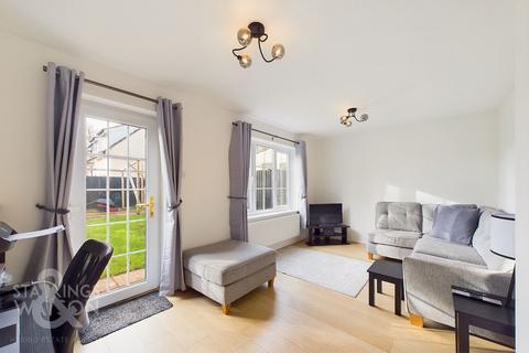 3 bedroom semi-detached house for sale, Woodland Walk, Buxton, Norwich