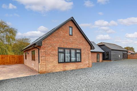 4 bedroom detached house for sale, The Coach House Stock Road, Stock, CM4