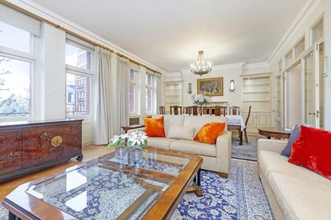 3 bedroom apartment for sale, Iverna Court, Kensington, W8