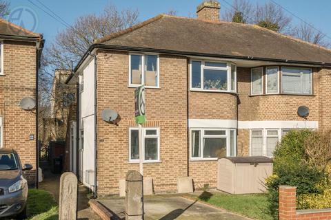 142 Runnymede, London, SW19 2RG