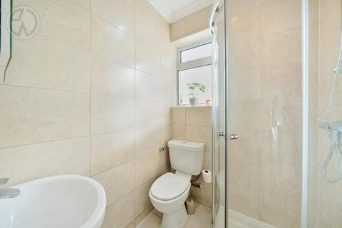 142 Runnymede, London, SW19 2RG