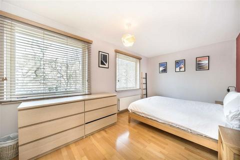 2 bedroom flat for sale, Nelson Square, London SE1