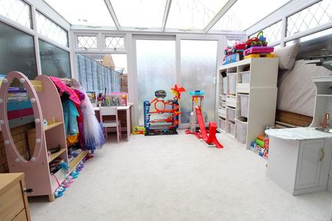 18 Carlisle Close, Sandy, SG19 1TX