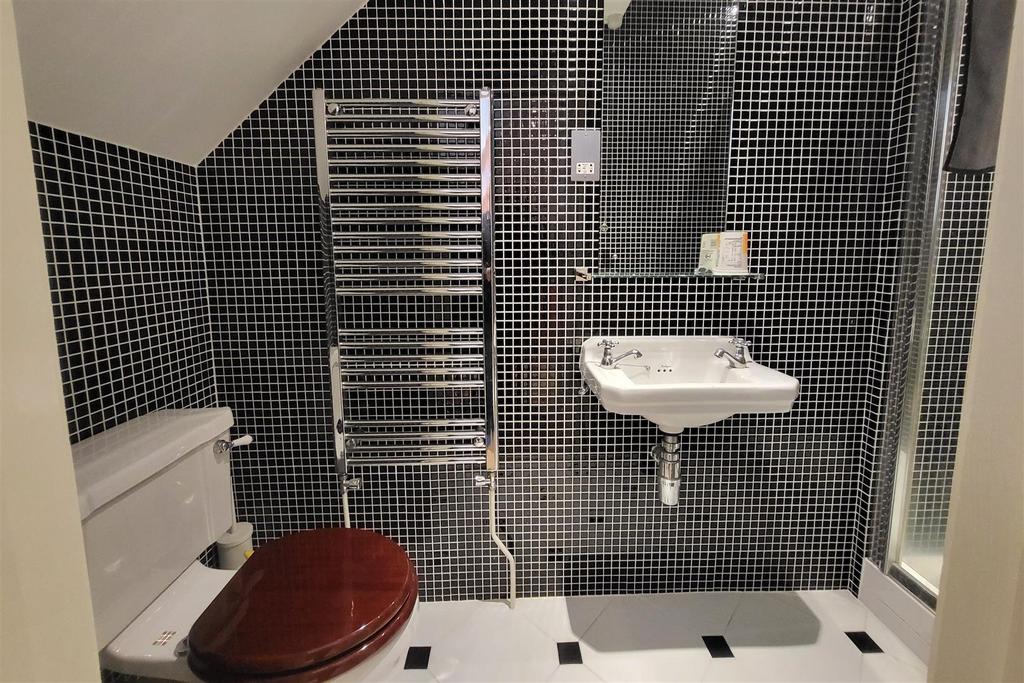 Ensuite shower room