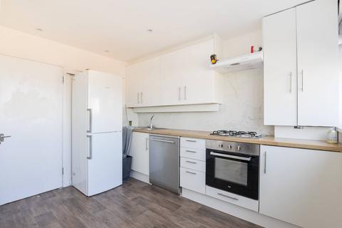 3 bedroom flat to rent, Fairview House, Brixton Hill, London, SW2