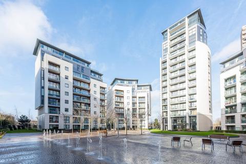 2 bedroom flat for sale, Pump House Crescent, Kew Bridge, Brentford, TW8