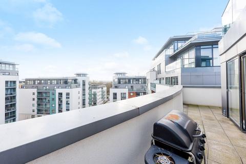 2 bedroom flat for sale, Pump House Crescent, Kew Bridge, Brentford, TW8