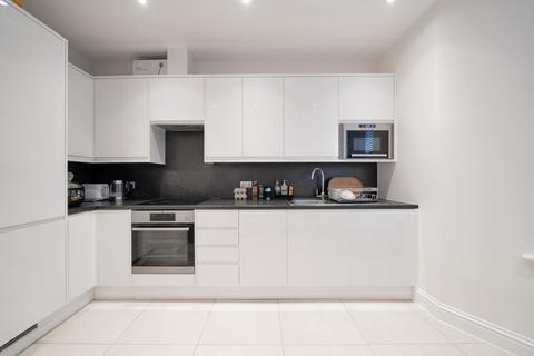 2 bedroom apartment for sale, Askew Road, London