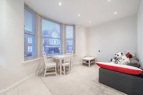 2 bedroom apartment for sale, Askew Road, London