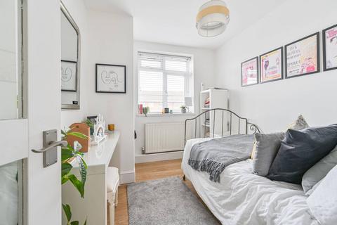 3 bedroom flat to rent, Tillotson Court, Lansdowne Gardens, Stockwell, London, SW8