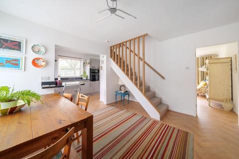 24 Edinburgh Gardens, Windsor, SL4 2AN