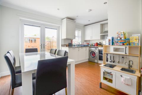 4 bedroom semi-detached house to rent, Romsey Terrace, Cambridge CB1