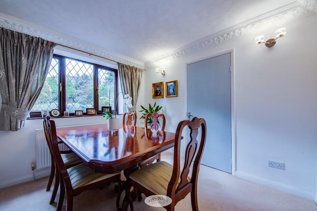 Dining area 1.2