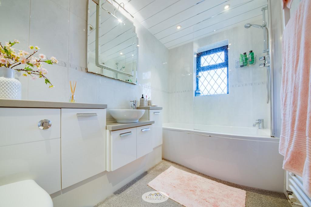 Bathroom 1.1
