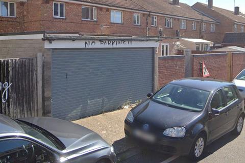 Garage to rent, Blackfriars Close , Portsmouth