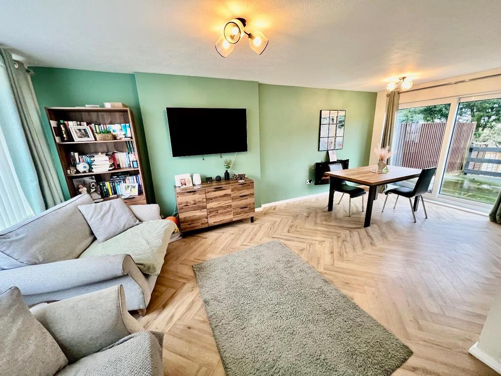 Lounge/Dining Room
