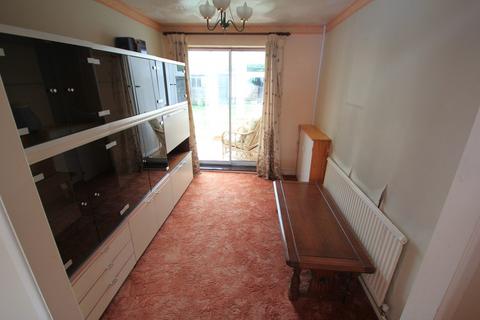 6 Globe Walk, Tiptree, Colchester, CO5 0DX