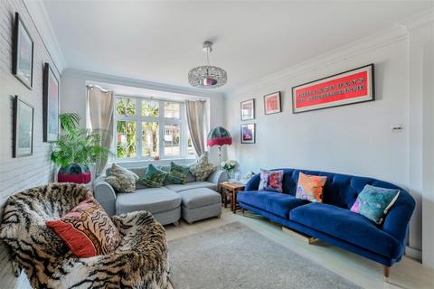 85 Amberley Gardens, Epsom, KT19 0NQ