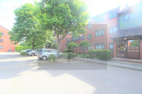 2 bedroom flat for sale, Maltby Drive, Enfield EN1