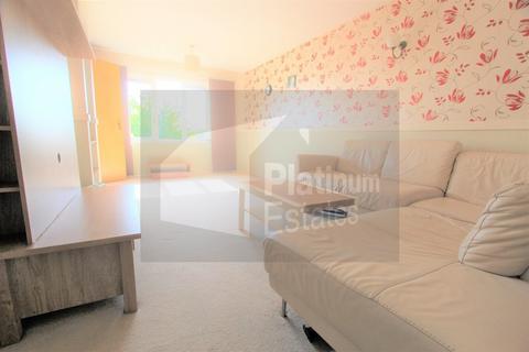 2 bedroom flat for sale, Maltby Drive, Enfield EN1