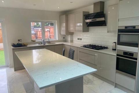 House share to rent, Lodge Close, London N18