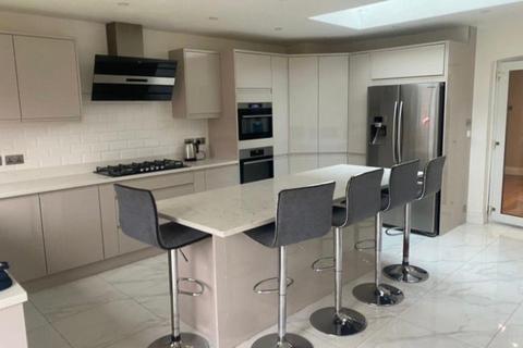 House share to rent, Lodge Close, London N18