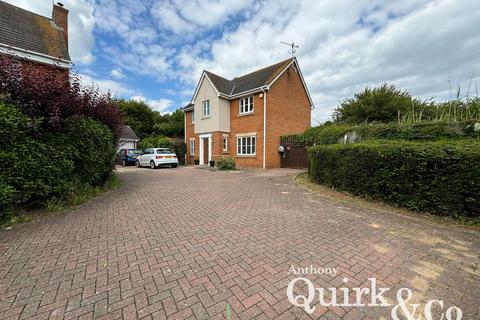 4 bedroom detached house for sale, Magnolia Close, Canvey Island, SS8