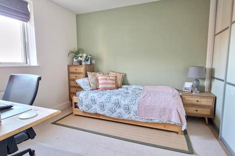 4 Pippin Close, Bicester, OX27 8AX