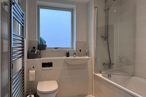 4 Pippin Close, Bicester, OX27 8AX