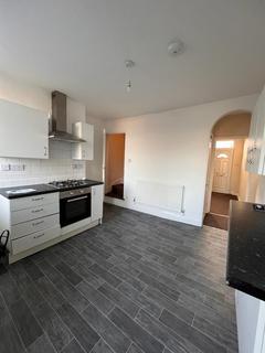 2 bedroom terraced house to rent, South Street North, New Whittington