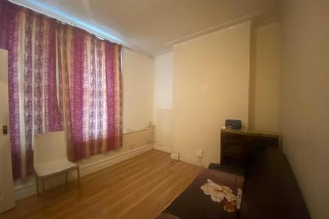 2 bedroom flat to rent, Thornton Heath CR7